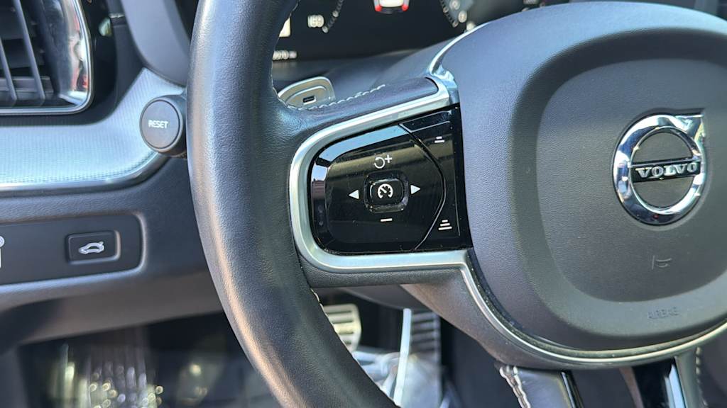 Thumbnail: 2020 Volvo XC60 - 25