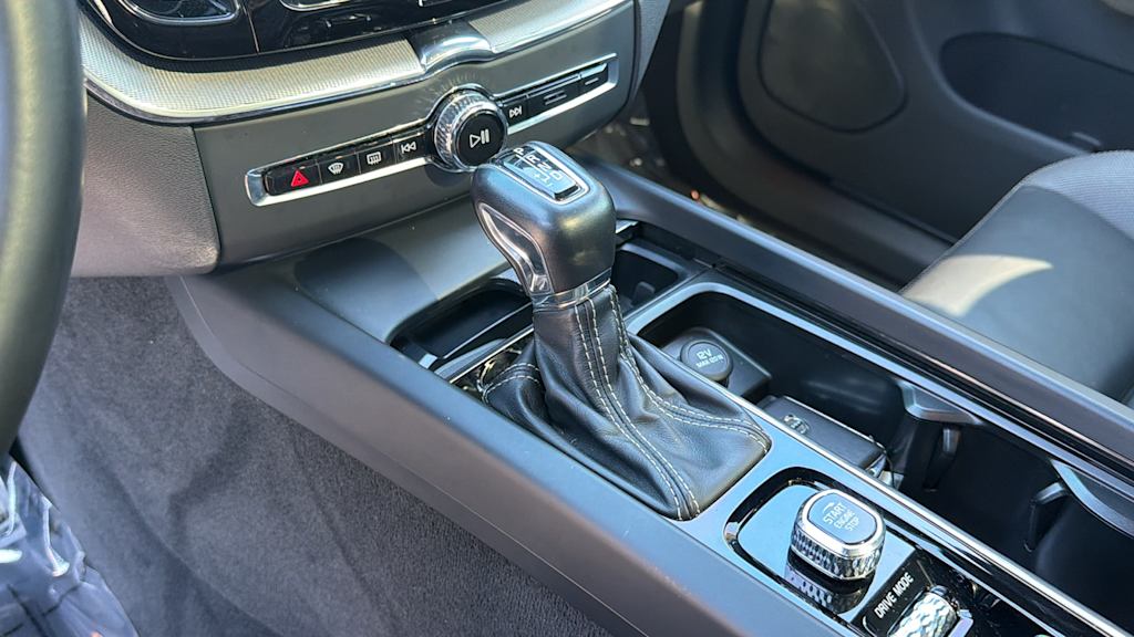 Thumbnail: 2020 Volvo XC60 - 15