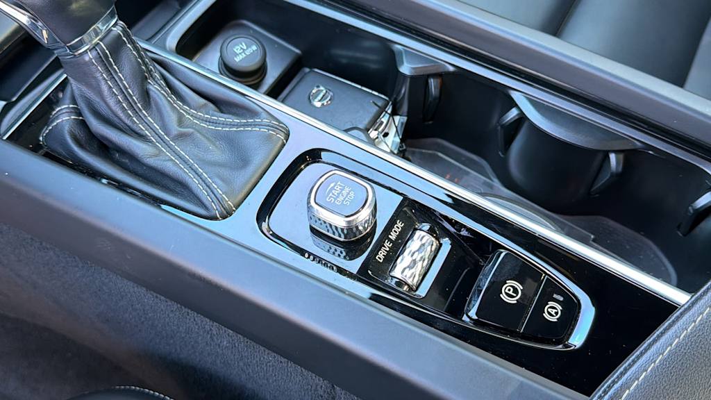 Thumbnail: 2020 Volvo XC60 - 7