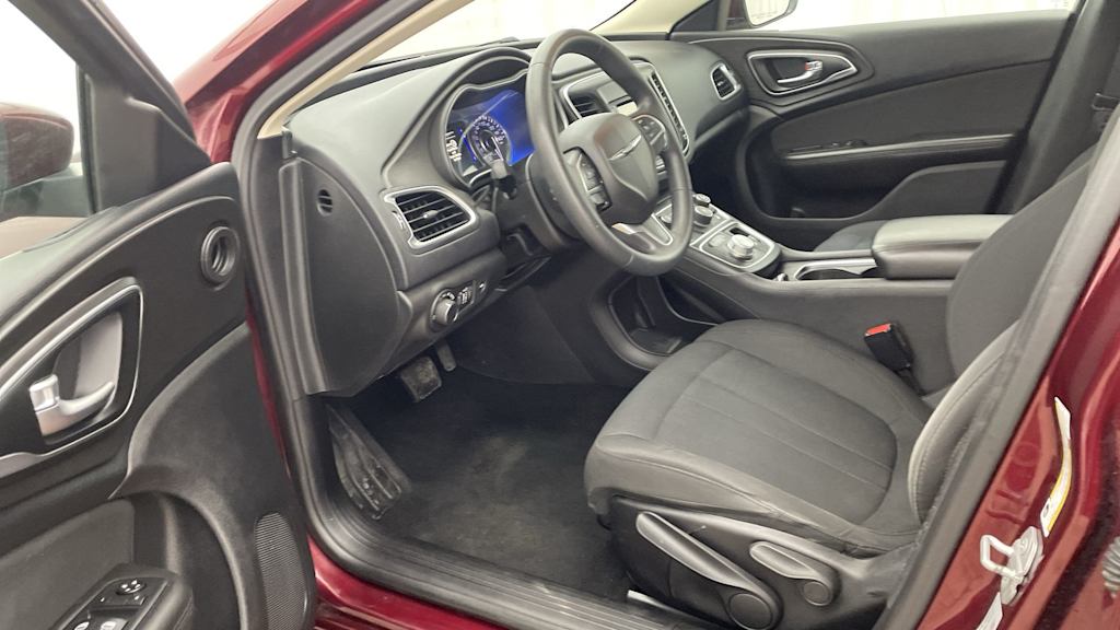 Thumbnail: 2016 Chrysler 200 - 10