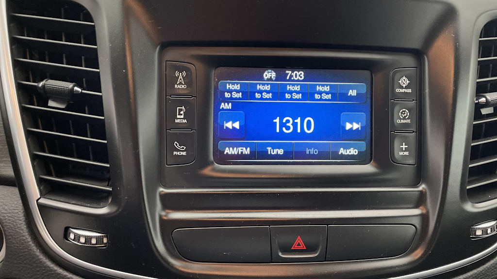 Thumbnail: 2016 Chrysler 200 - 26