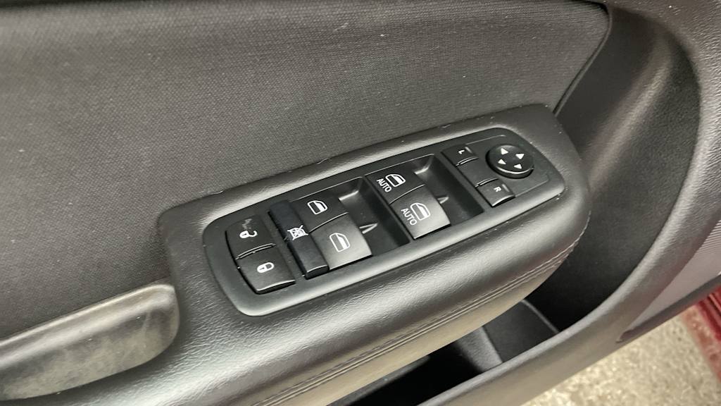 Thumbnail: 2016 Chrysler 200 - 19