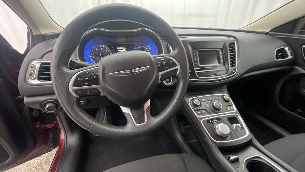 Thumbnail: 2016 Chrysler 200 - 2