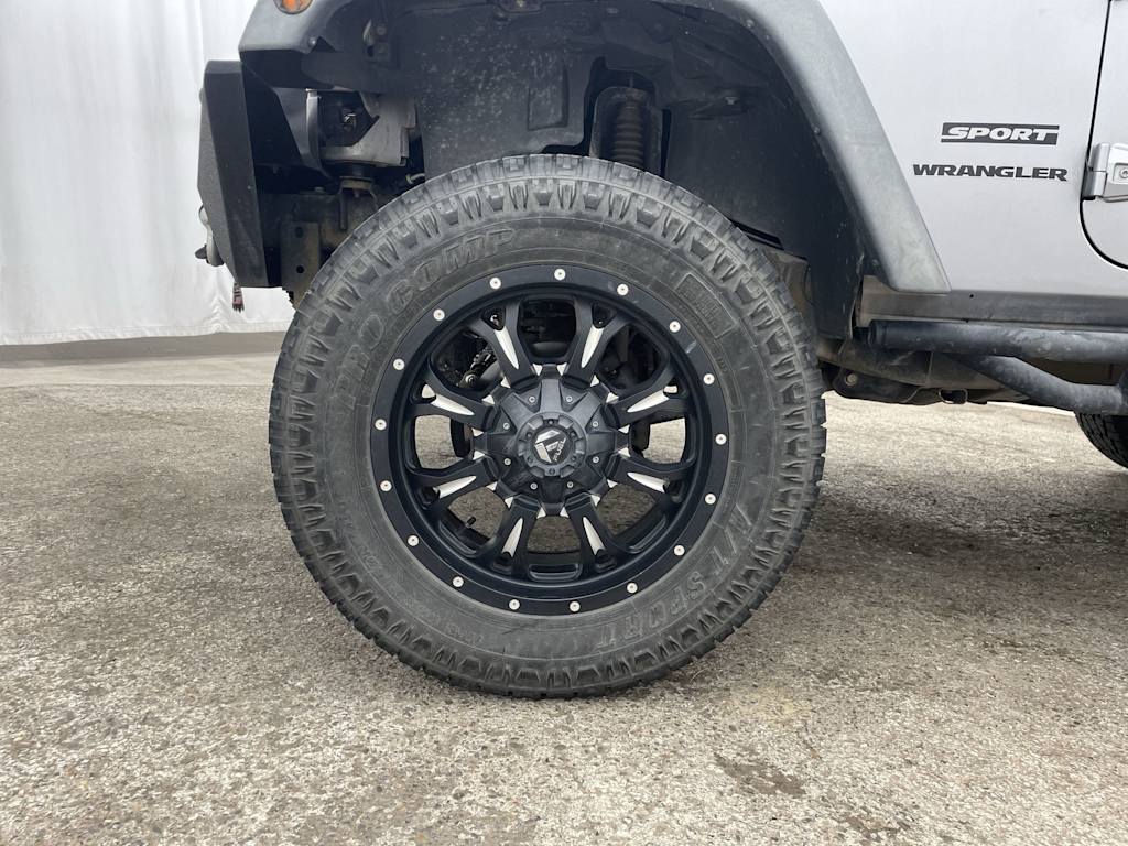 Thumbnail: 2014 Jeep Wrangler - 40