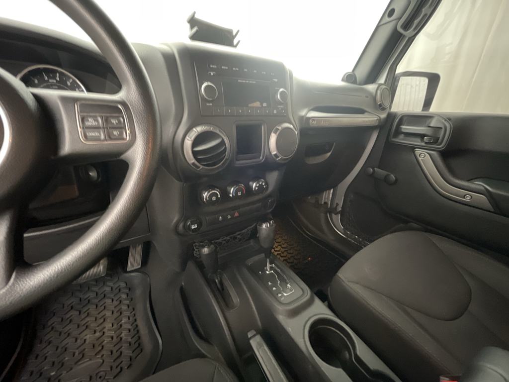 Thumbnail: 2014 Jeep Wrangler - 15