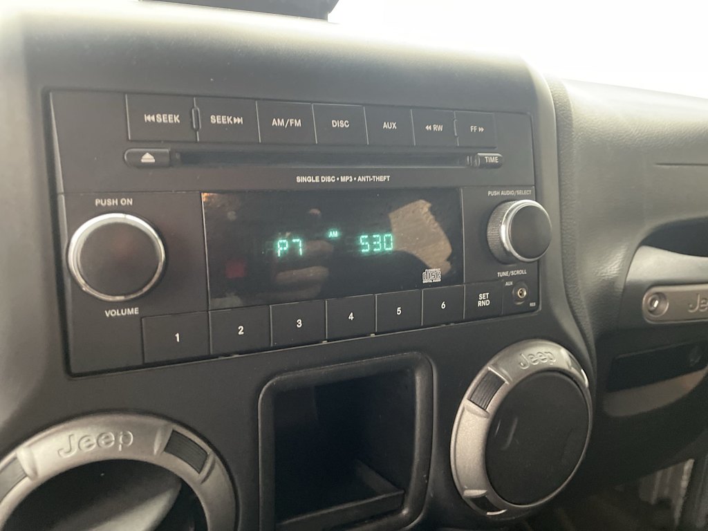 Thumbnail: 2014 Jeep Wrangler - 16