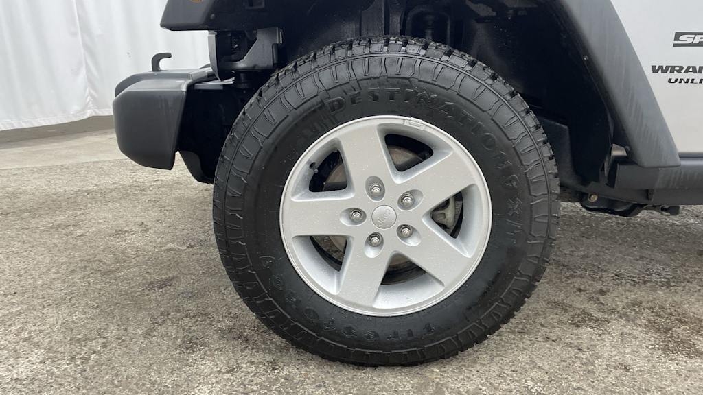 2017 Jeep Wrangler Unlimited Sport 9