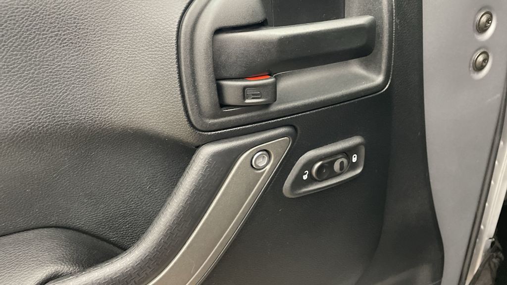 2017 Jeep Wrangler Unlimited Sport 21