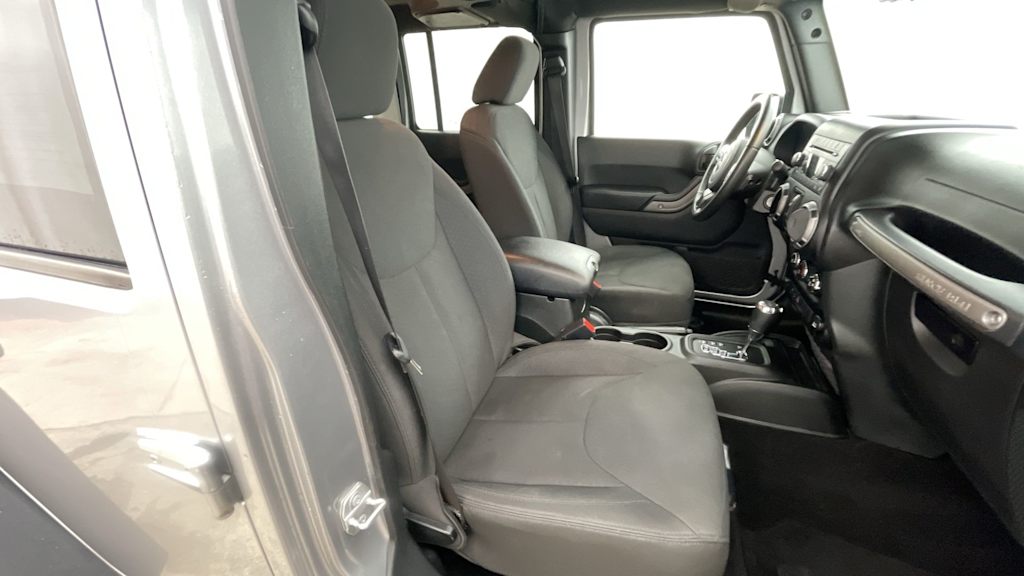 2017 Jeep Wrangler Unlimited Sport 25