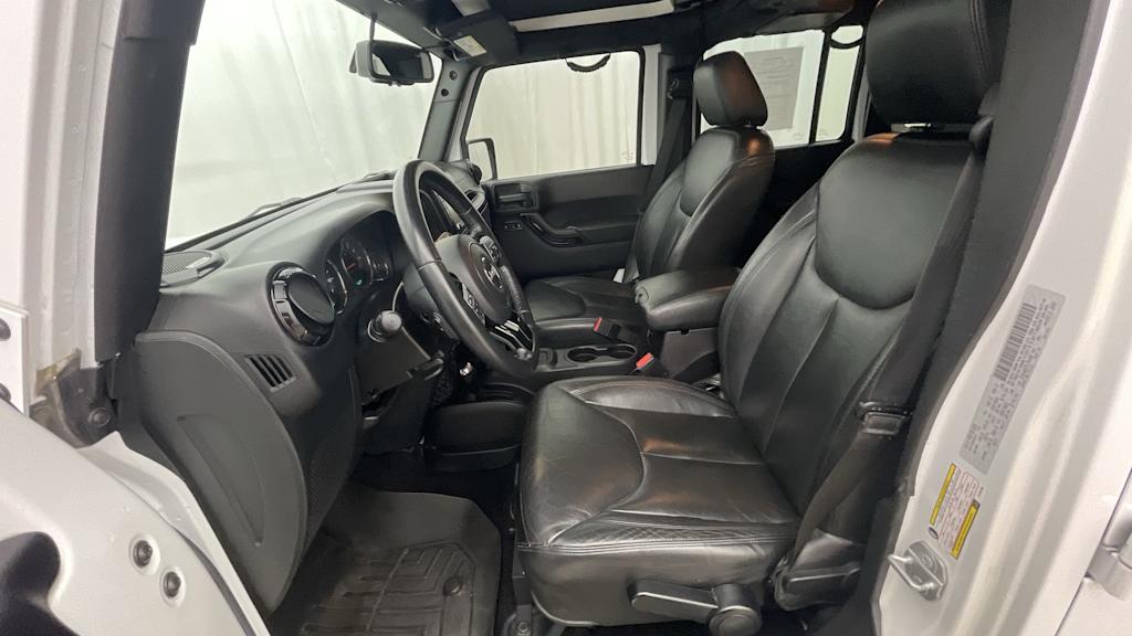 Thumbnail: 2015 Jeep Wrangler - 10