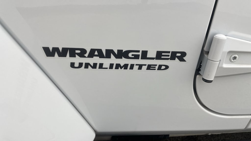 Thumbnail: 2015 Jeep Wrangler - 5