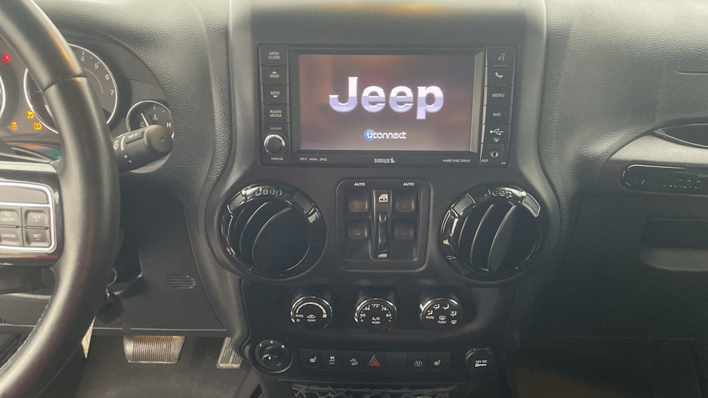 Thumbnail: 2015 Jeep Wrangler - 26