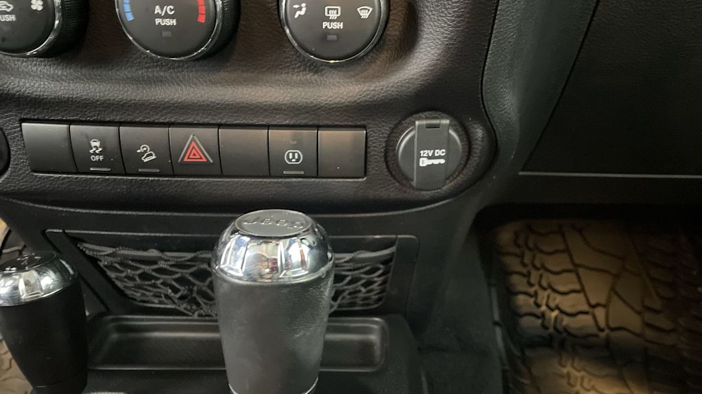 Thumbnail: 2018 Jeep Wrangler - 28