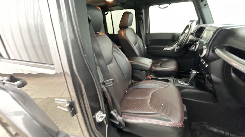 Thumbnail: 2018 Jeep Wrangler - 23