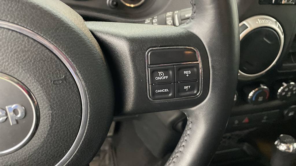 Thumbnail: 2018 Jeep Wrangler - 25