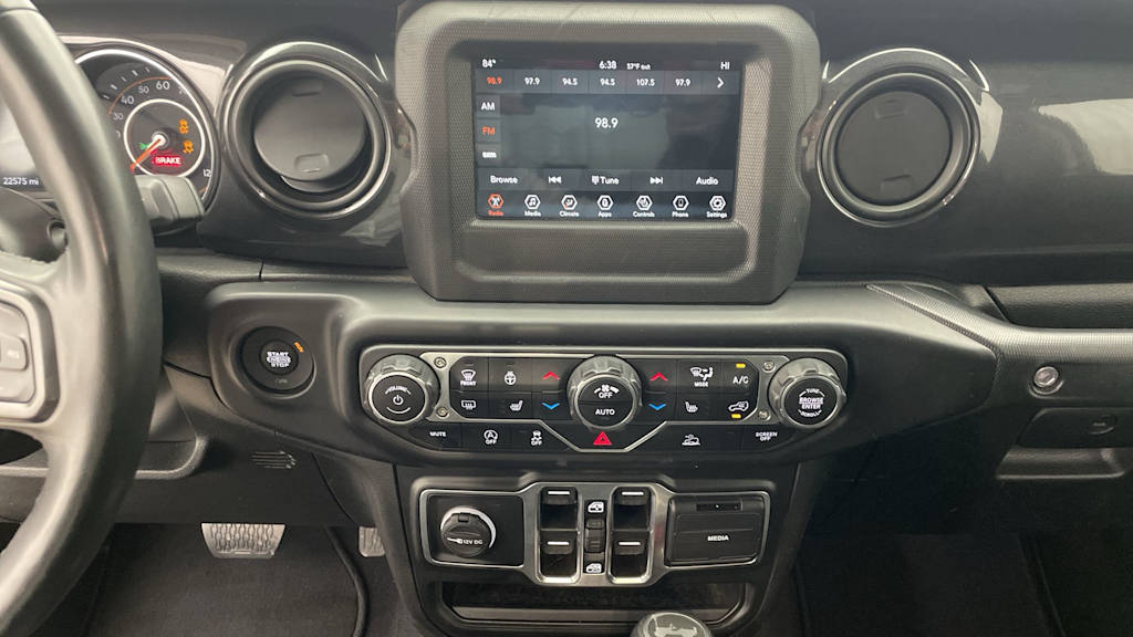 Thumbnail: 2022 Jeep Wrangler - 26