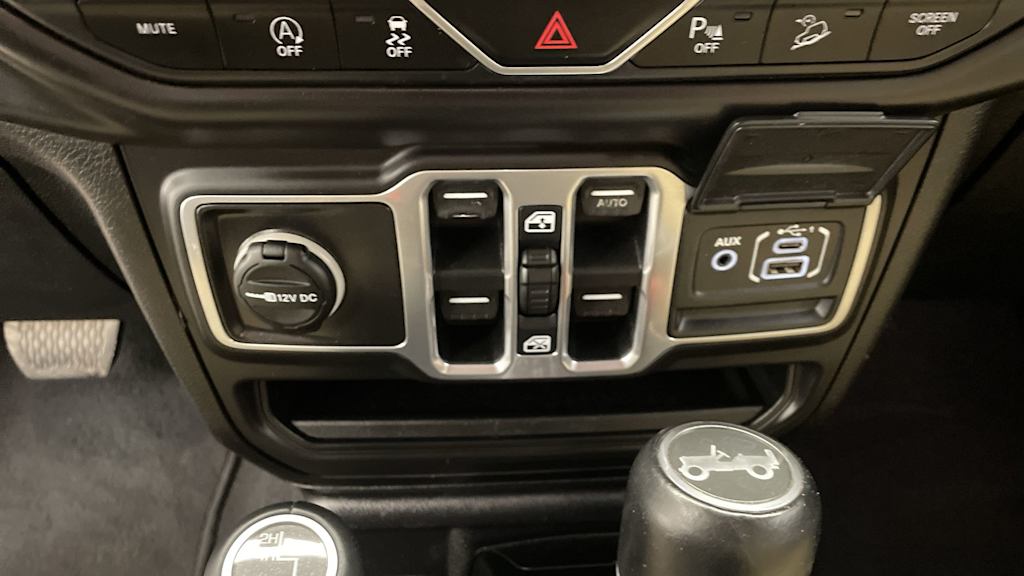 Thumbnail: 2018 Jeep Wrangler - 30