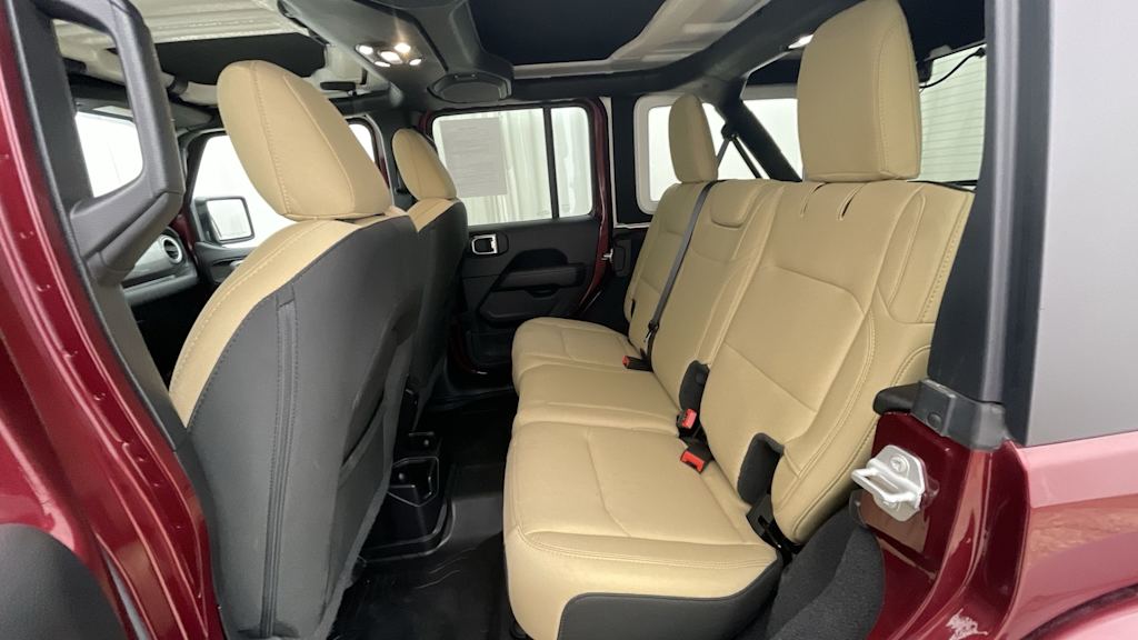 2021 Jeep Wrangler Unlimited Sahara 22