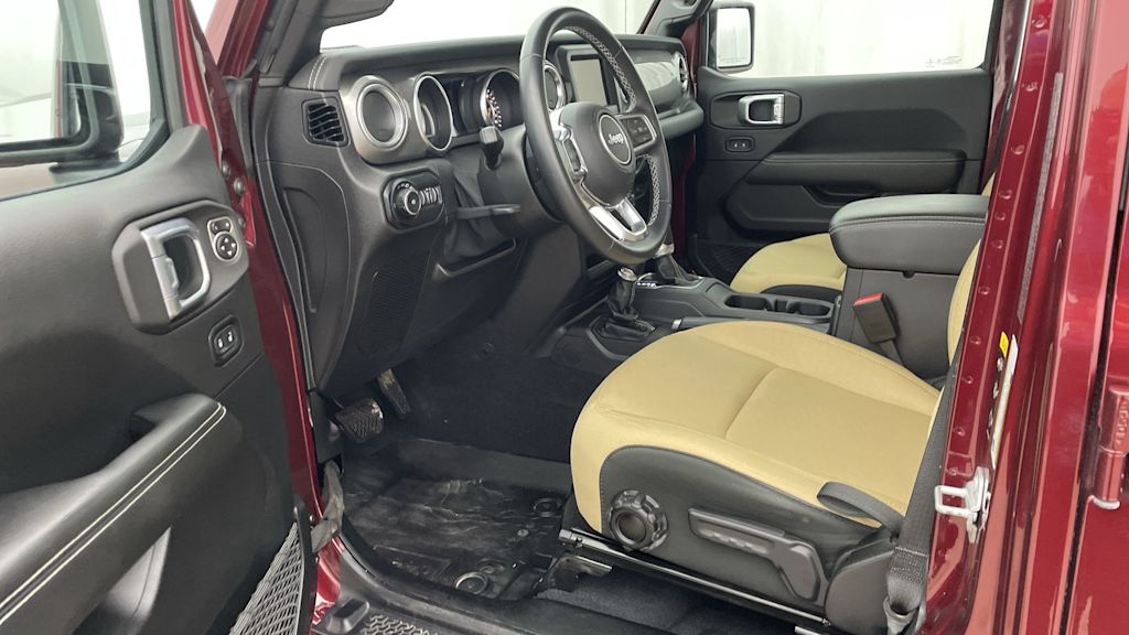 2021 Jeep Wrangler Unlimited Sahara 13