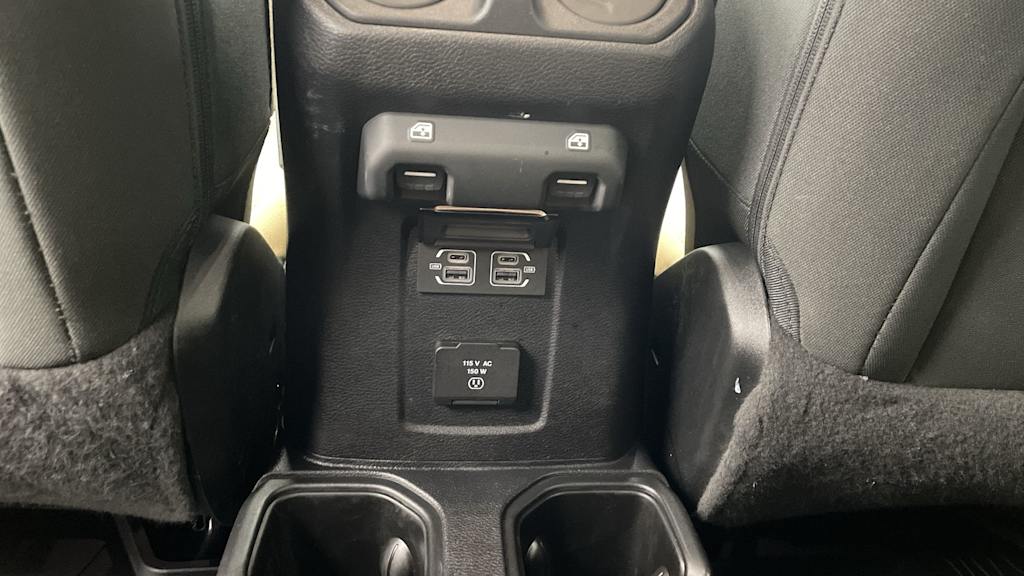2021 Jeep Wrangler Unlimited Sahara 34
