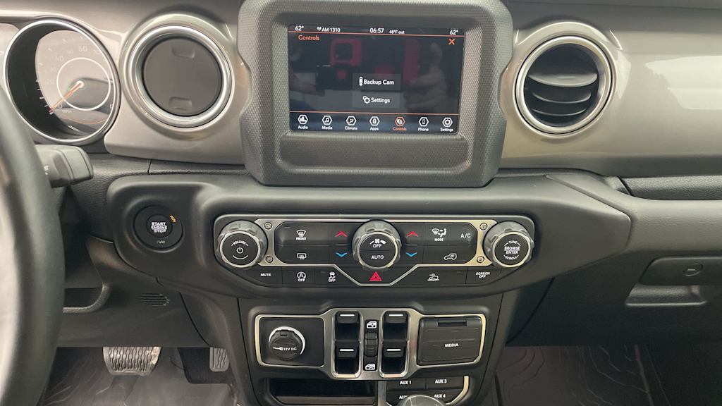 2021 Jeep Wrangler Unlimited Sahara 29