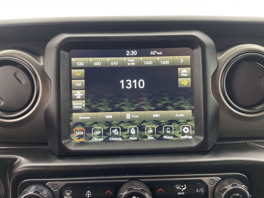 Thumbnail: 2023 Jeep Wrangler - 30