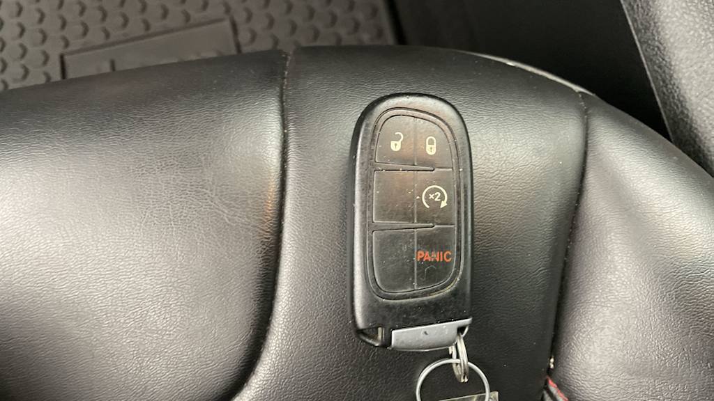 Thumbnail: 2019 Jeep Cherokee - 29