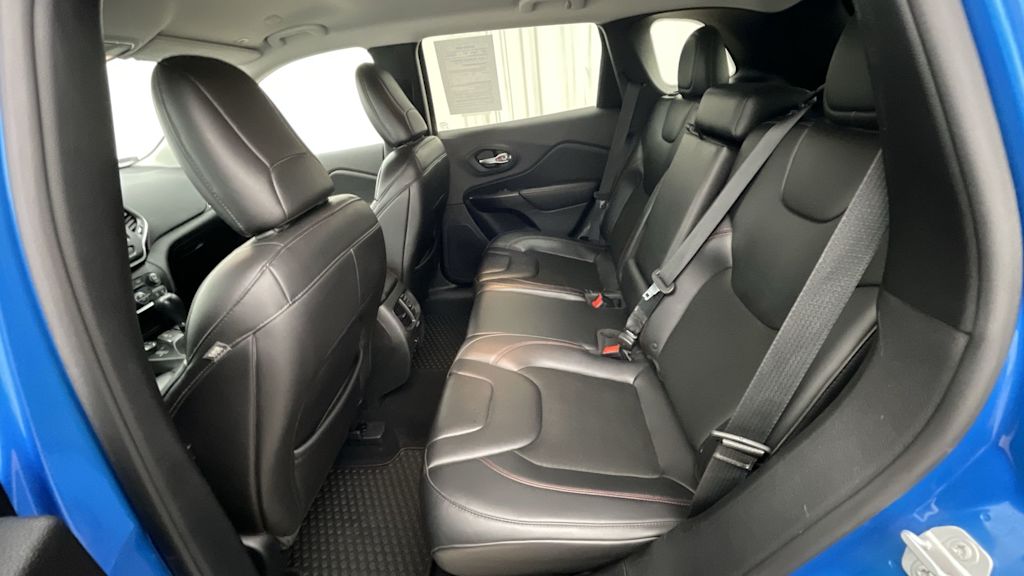 Thumbnail: 2019 Jeep Cherokee - 12