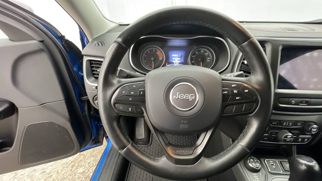 Thumbnail: 2019 Jeep Cherokee - 13