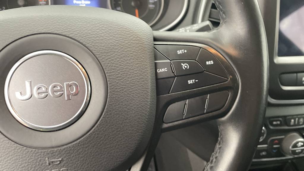 Thumbnail: 2019 Jeep Cherokee - 24