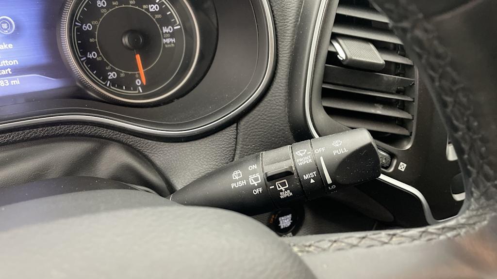 Thumbnail: 2019 Jeep Cherokee - 25