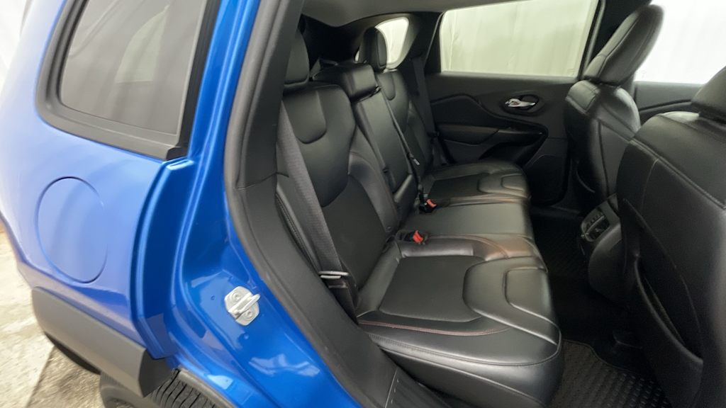 Thumbnail: 2019 Jeep Cherokee - 21