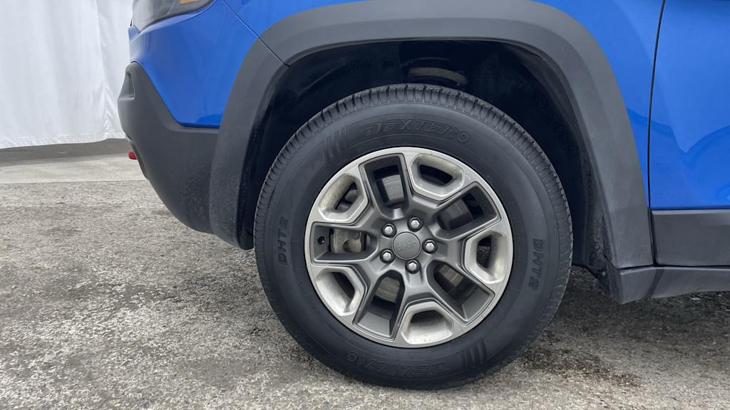 Thumbnail: 2019 Jeep Cherokee - 38