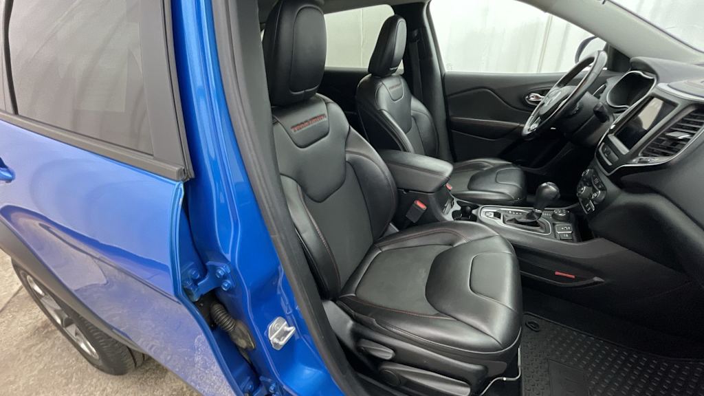 Thumbnail: 2019 Jeep Cherokee - 22