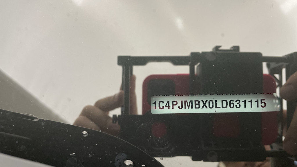 Thumbnail: 2020 Jeep Cherokee - 19