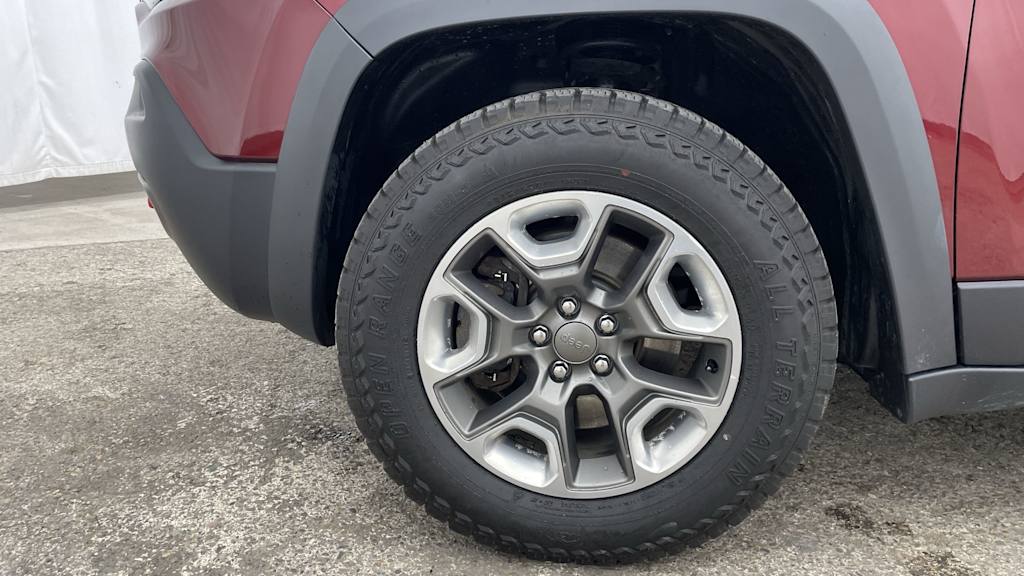 Thumbnail: 2020 Jeep Cherokee - 7