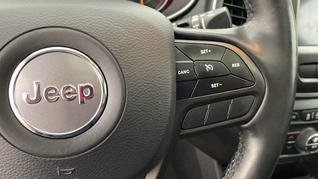 Thumbnail: 2020 Jeep Cherokee - 27