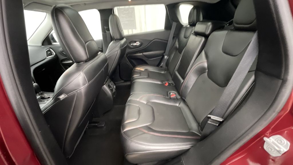 Thumbnail: 2020 Jeep Cherokee - 12