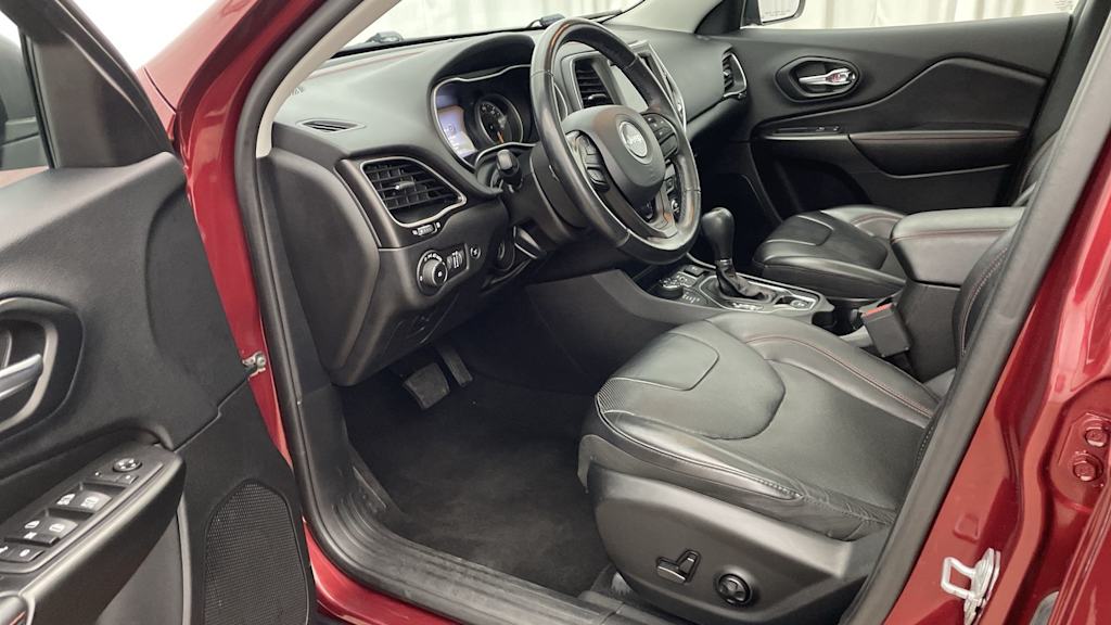 Thumbnail: 2020 Jeep Cherokee - 10