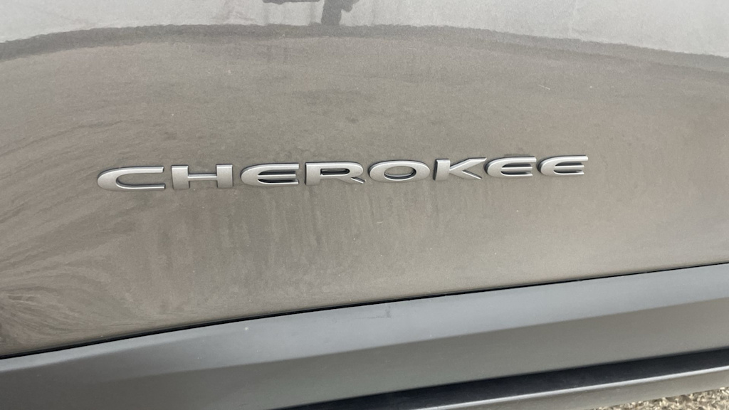 Thumbnail: 2022 Jeep Cherokee - 40