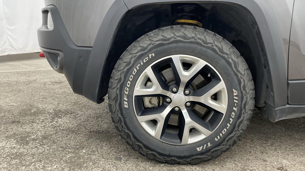Thumbnail: 2018 Jeep Cherokee - 7
