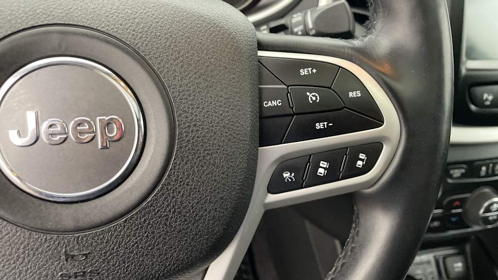 Thumbnail: 2018 Jeep Cherokee - 27