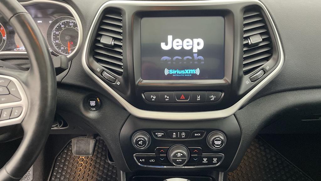Thumbnail: 2018 Jeep Cherokee - 29