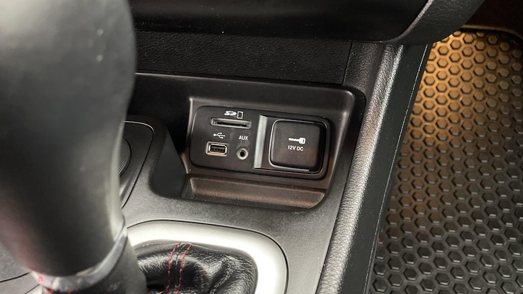 Thumbnail: 2018 Jeep Cherokee - 31