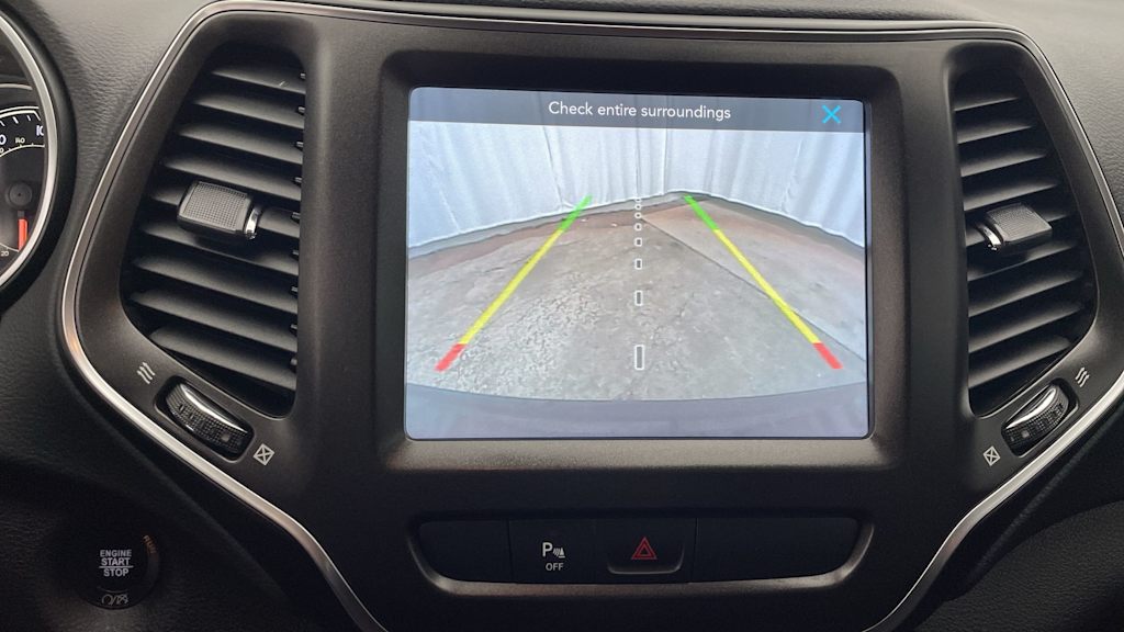 Thumbnail: 2020 Jeep Cherokee - 14