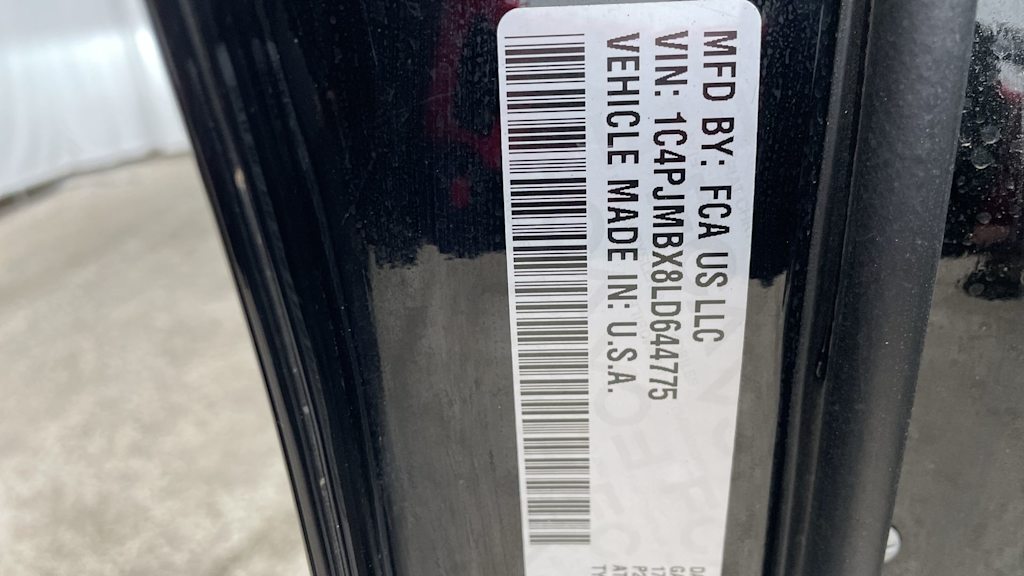 Thumbnail: 2020 Jeep Cherokee - 33