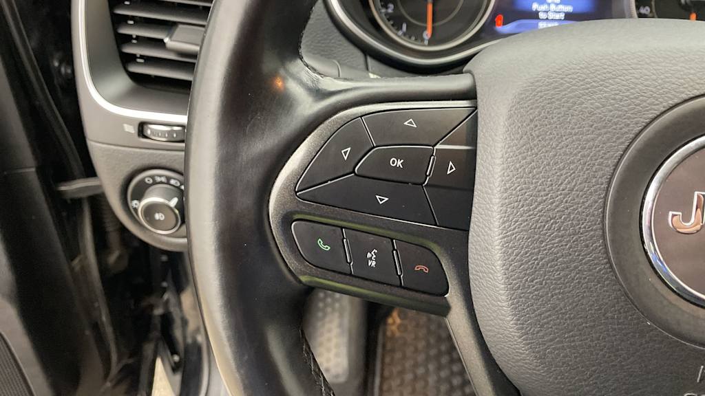 Thumbnail: 2020 Jeep Cherokee - 23