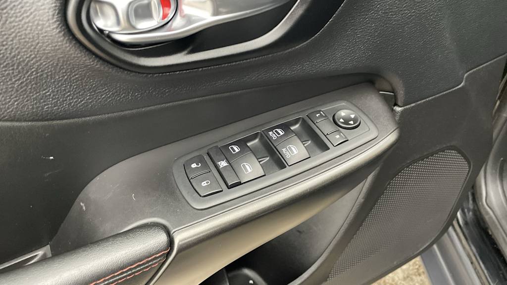 Thumbnail: 2020 Jeep Cherokee - 20