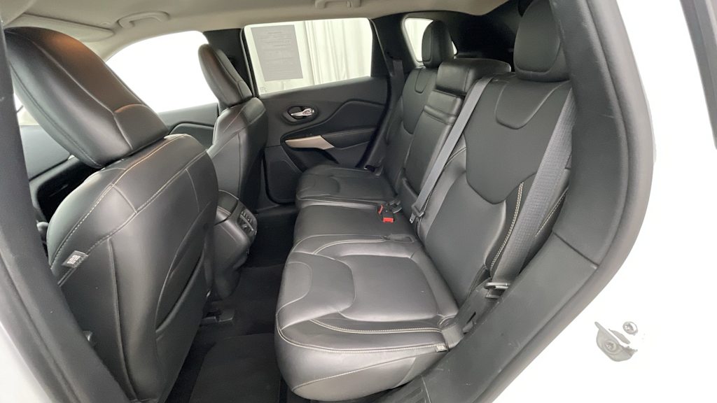 Thumbnail: 2018 Jeep Cherokee - 12