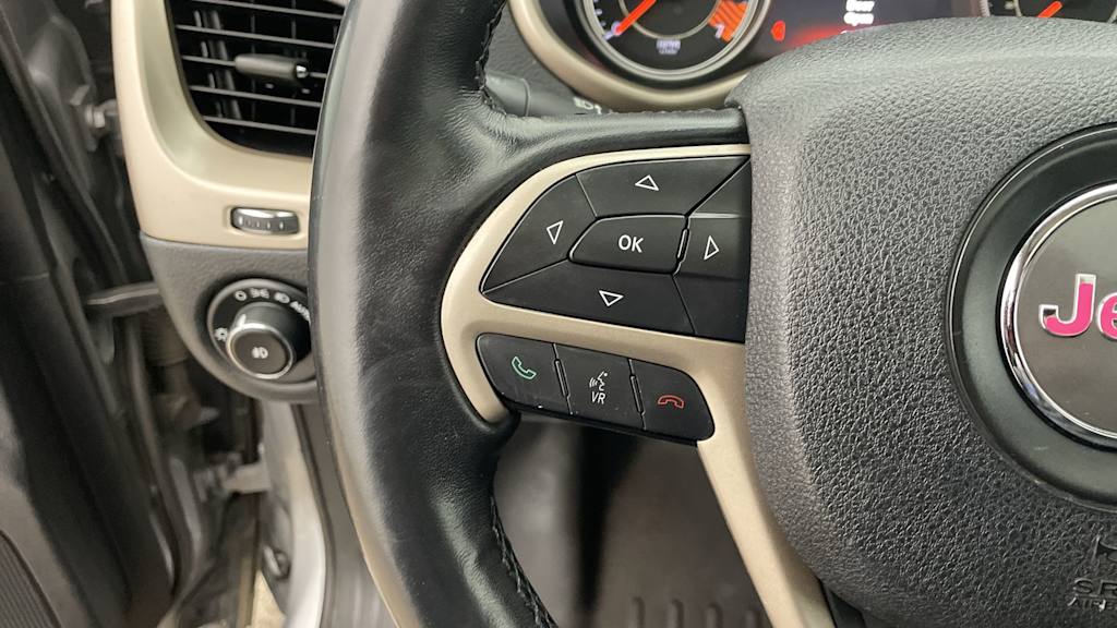 Thumbnail: 2015 Jeep Cherokee - 26